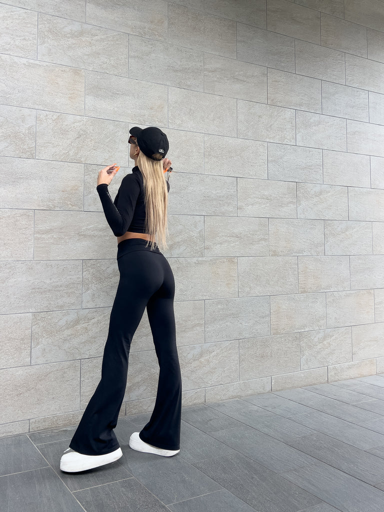 AESTAS TERRA Flare leggings【LOGO】　 ヨガウェア Flare leggings【LOGO】 – AESTAS TERRA