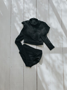 middle neck rash guard